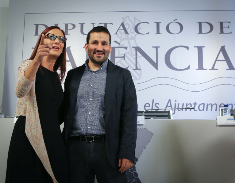 Maria Josep Amigó y Vicent Marzà visitan el colegio Calixto III de Canals