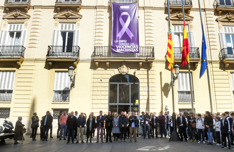La Diputación guarda un minuto de silencio por las víctimas de Bruselas