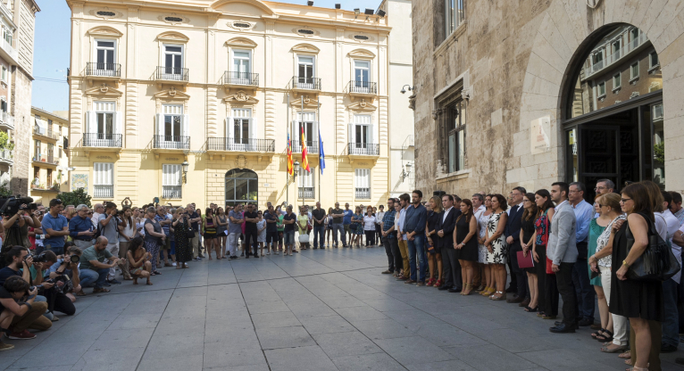 La Diputación se suma al minuto de silencio de la Generalitat en repulsa por los atentados terroristas de Barcelona y Cambrils