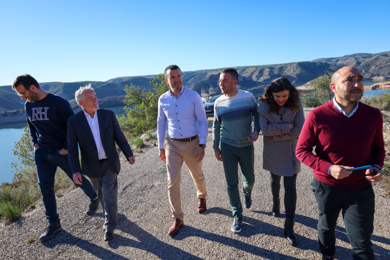 Mompó garantiza la ayuda de la Diputación a Tous para paliar los efectos de la dana 