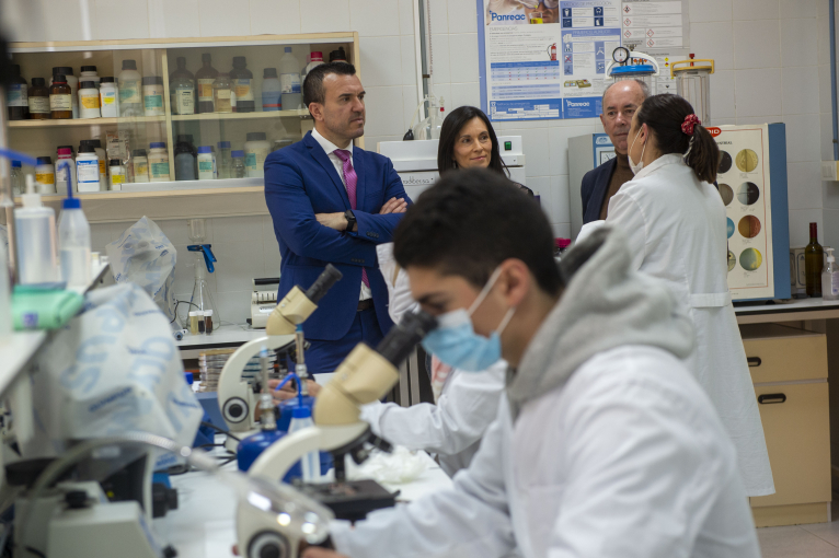 La Diputació de València intensifica el trabajo en materia de calidad educativa a través de su Escuela de Viticultura y Enología