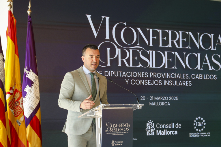 Mompó agradece en Palma el apoyo de las entidades provinciales tras la dana y reivindica la respuesta de la política local ante las adversidades