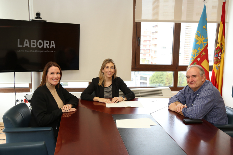 Amparo Orts, diputada de Empleo, se reúne con Rocío Briones, directora general de Empleo de la Generalitat