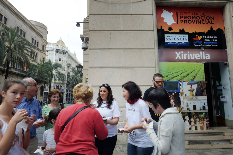 Xirivella da a conocer la XXI Mostra Internacional de Pallassos en la Oficina Provincial de Valencia