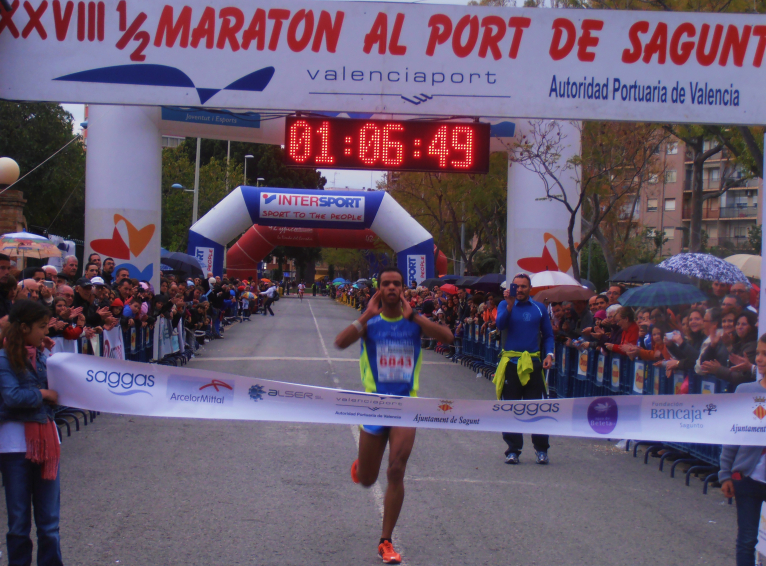 Mohàmmed Mohattane torna al circuit guanyant la Mitja Marató del Port de Sagunt