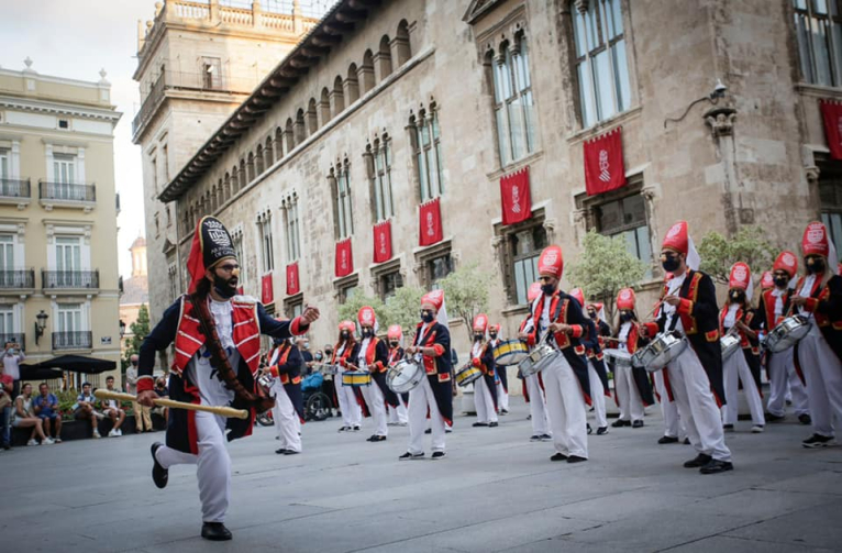 La Diputació celebra el 9 d’Octubre con el Passacarrer de les Comarques