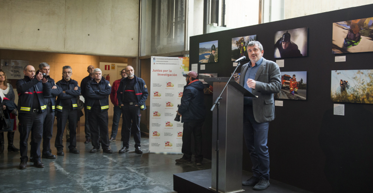 Els efectius del Consorci Provincial de Bombers mostren la cara més humana a un calendari solidari