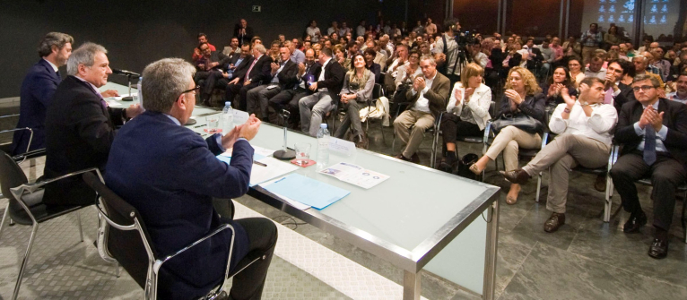 Rus presenta a més de dos-cents alcaldes els plans de la Diputació per a generar ocupació