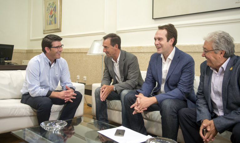 Jorge Rodríguez visita Cheste para firmar el convenio que promoverá el desarrollo industrial conjunto con Riba-roja y Loriguilla