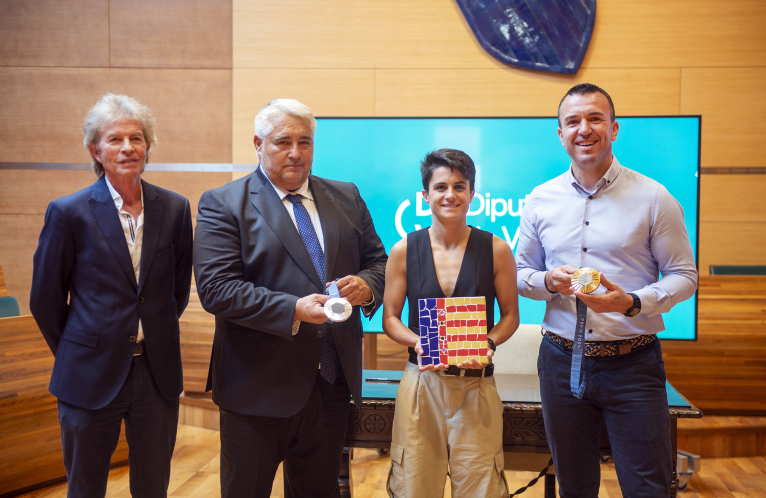 La Diputació de València ret homenatge a la doble medallista olímpica María Pérez