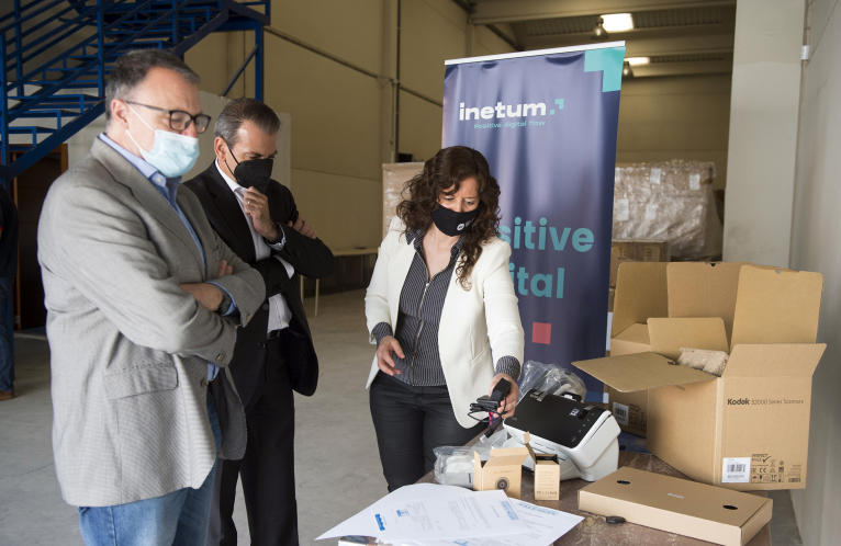La Diputació recepciona la primera remesa del material informàtic per als ajuntaments, mancomunitats i entitats locals menors