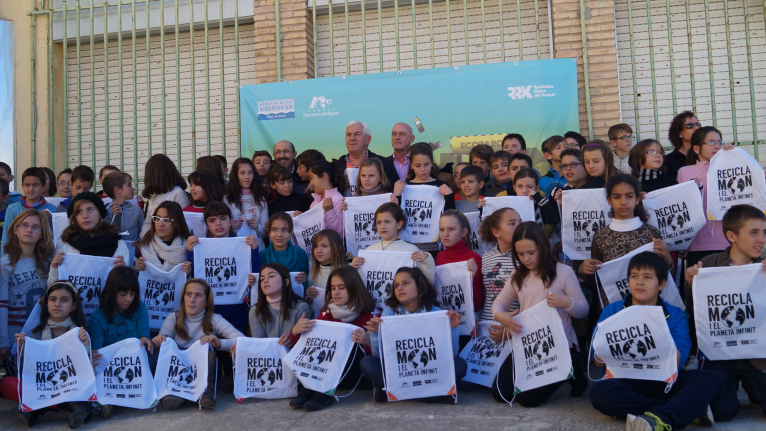 Reciclamon enseña a reciclar a unos 5.000 escolares 