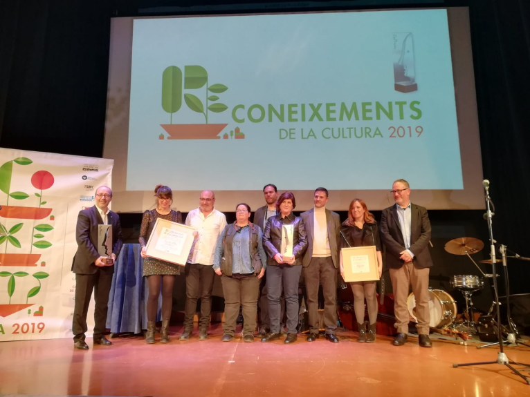 El área de Cultura y el Magnànim entregan el ‘Reconeixement de la Cultura 2019’ a Vicent Esteve y el Ayuntamiento de Alzira