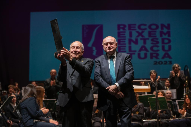 La Diputació de València premia a Fermín Pardo per una vida dedicada a la promoció de la cultura