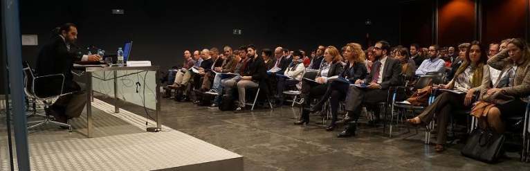 La jornada de seguridad en espectáculos desborda el salón de actos del MuVIM