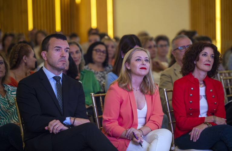 La Diputació premia con el Celia Amorós a la médica forense Purificación Beltrán, la Coordinadora Feminista, el teléfono ANAR y el Ayuntamiento de Alaquàs