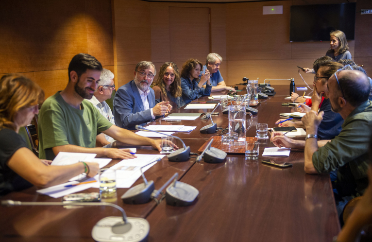 La Diputació traslada al sector de las artes escénicas que licitará el nuevo teatro Escalante a principios de 2023