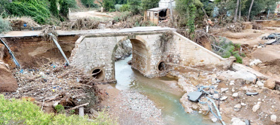 Avanzan las obras de emergencia de reconstrucción la estructura de la CV-425 sobre el rio Buñol