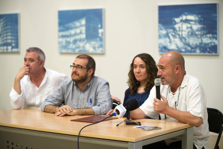 La Diputación y el Ayuntamiento de Valencia dignifican las becas Alfons Roig en el Almudín