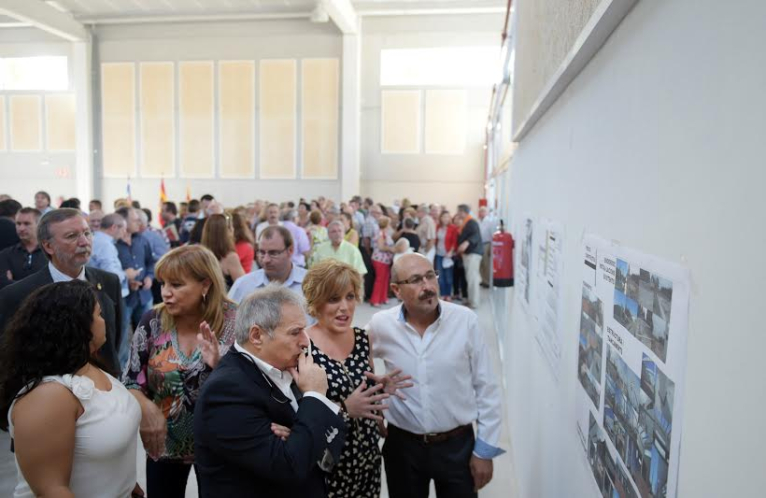 Rus anuncia una variante para camiones al inaugurar el edificio multiusos de Villanueva de Castellón
