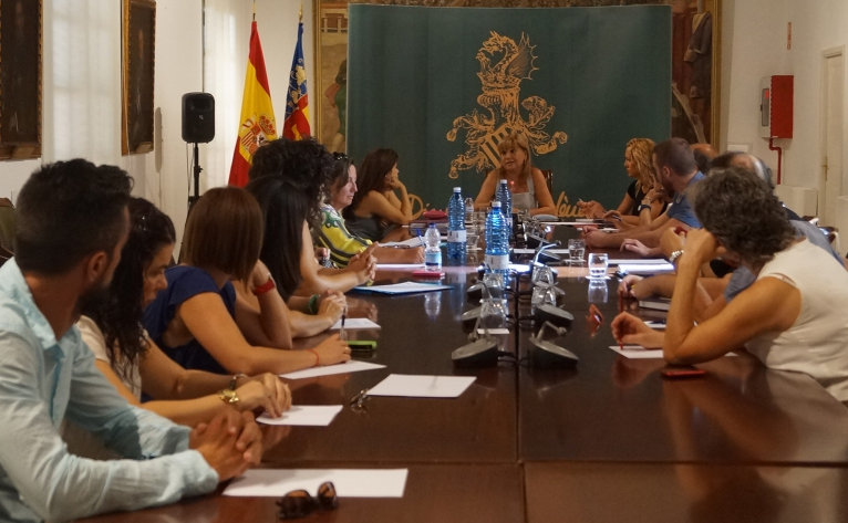 Amparo Mora reunix les associacions de cara a les Primeres Jornades Provincials de Salut Mental