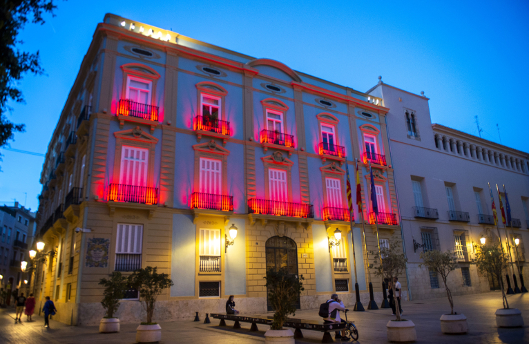 La Diputació de València ilumina su fachada por el Día Internacional del Síndrome 22q11