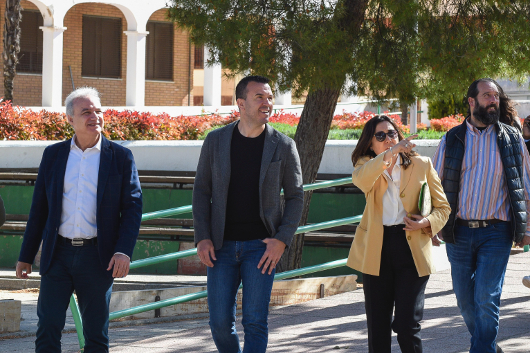 Mompó visita Sinarcas, Alborache i Alcublas on la Diputació treballa per a millorar carreteres i camins
