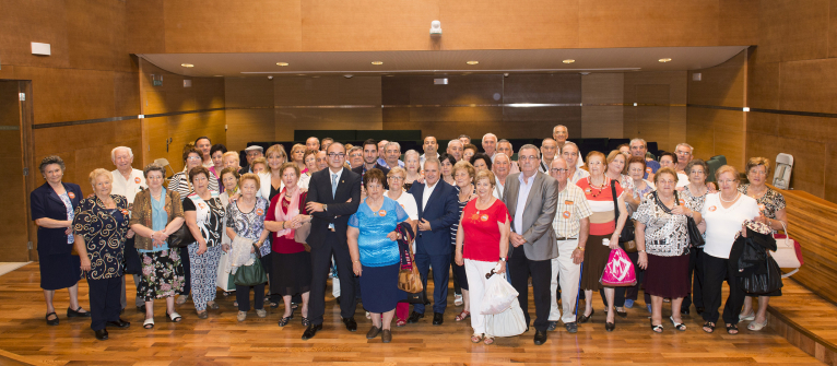 Los mayores de Benaguasil y Llocnou de la Corona visitan la Diputación
