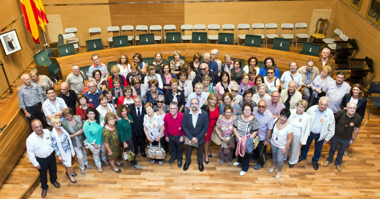 Los alumnos de la UNED Senior de Xàtiva y los mayores de Tavernes Blanques visitan la Diputación