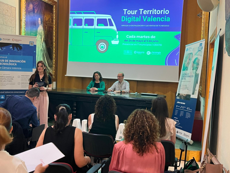 La Diputació de València i Alzira donen la benvinguda al ‘Tour territori digital’ per facilitar el treball a autònoms i emprenedors