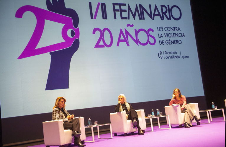 Susana Camarero en el Feminario: “Solo desde la unidad política y social podrá erradicarse la violencia de género”
