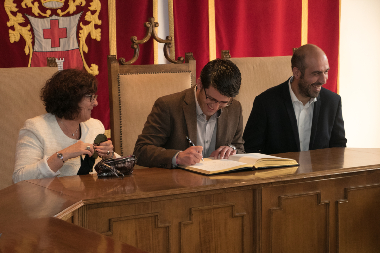 La Diputació ajudarà a Vallada a ser el primer municipi que puga adherir-se al pla de compra de sòl del Consell  