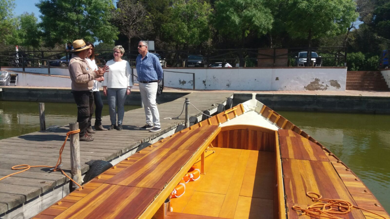 El Saler ofrecerá formación turística a los barqueros de La Albufera con ayuda de València Turisme