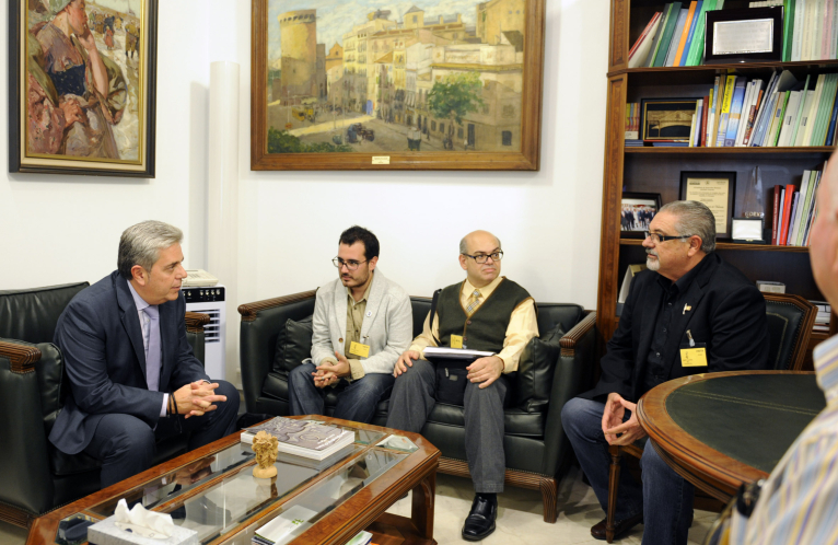 La Germandat de la Setmana Santa d’Alzira invita la Diputació a participar en la seua trobada nacional