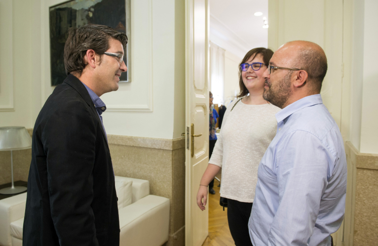Utiel invierte la ayuda del Plan de Inversiones de la Diputación en remodelar la plaza Puerta del Sol y acondicionar la Casa de la Cultura