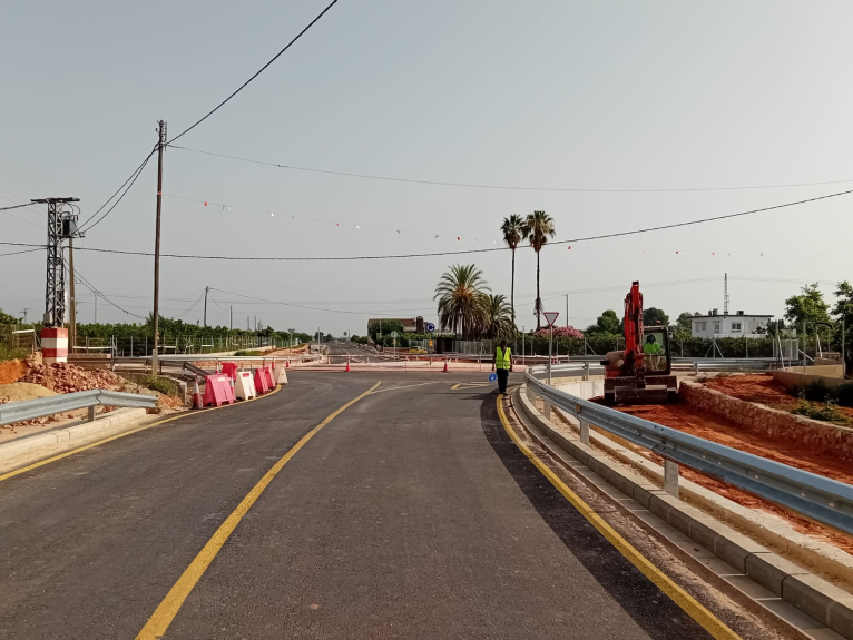 La Diputación abre al tráfico la nueva rotonda en la intersección de las carreteras CV-510 y CV-506 en Alzira
