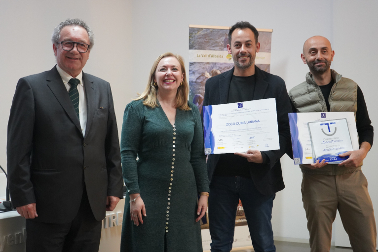 Enguix defiende la calidad y el factor humano en la entrega de los distintivos turísticos a empresas de la Vall d’Albaida