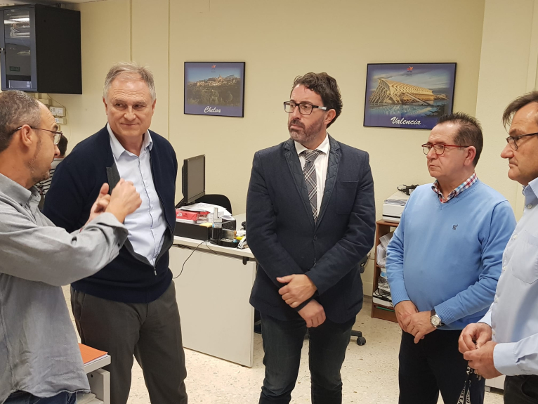 El diputat d'Hisenda, Vicent Mascarell, visita l'Oficina de Gestió Tributària de Llíria