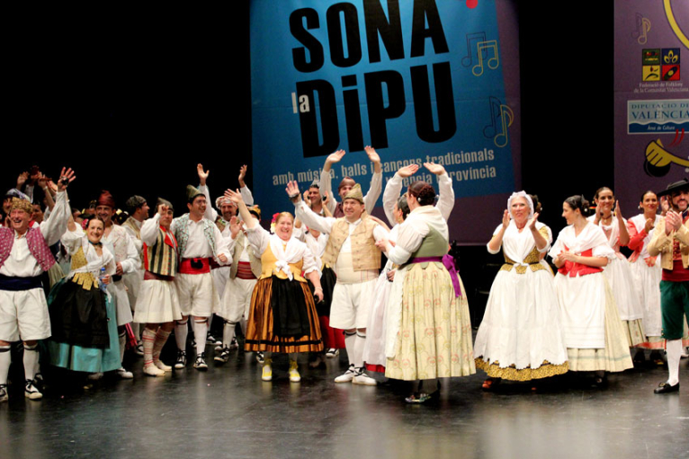 El Grup el Segreny d'Albalat de La Ribera y la Escola de danses de Xàtiva pasan a la final del “Sona la dipu” del folclore