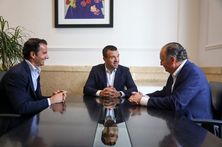 La Diputació de València i Cámara Valencia treballaran per a garantir la cooperació pública i privada