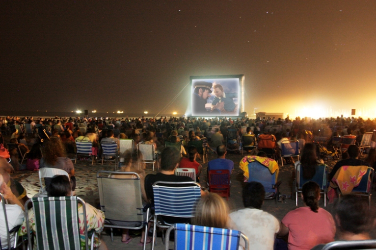 Más de 15.000 personas han asistido al “cine en las playas, València, Terra i Mar”