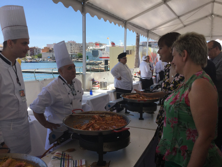 Pilar Moncho destaca en Gandia el papel de la gastronomía como valor estratégico del turismo 