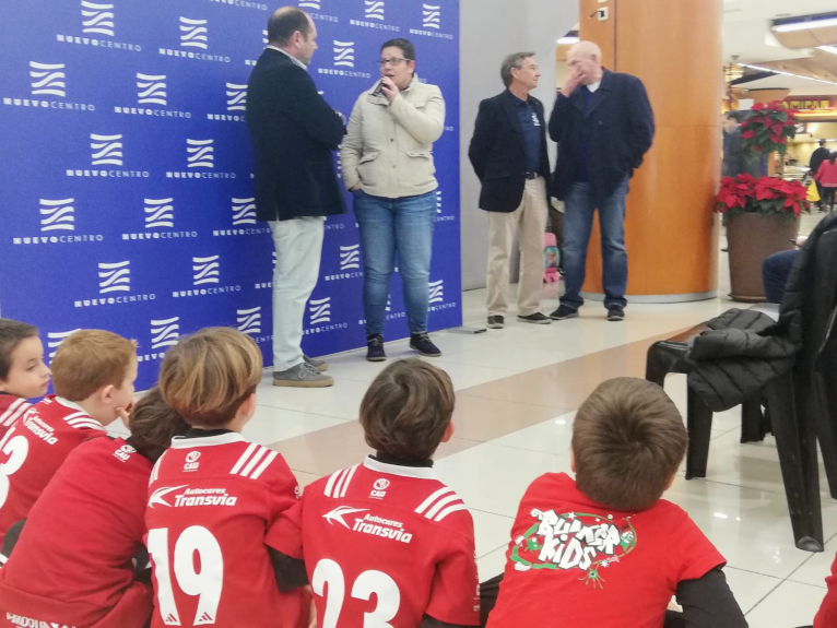 La Diputació se suma a la gran festa del rugbi base amb 800 xiquetes i xiquets