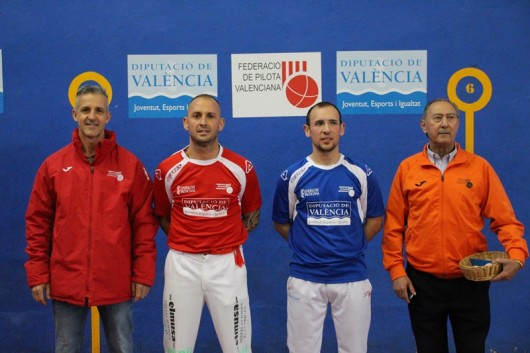 Adrián de Museros es proclama vencedor del quatre i mitjà de frontó en el III Trofeu Diputació