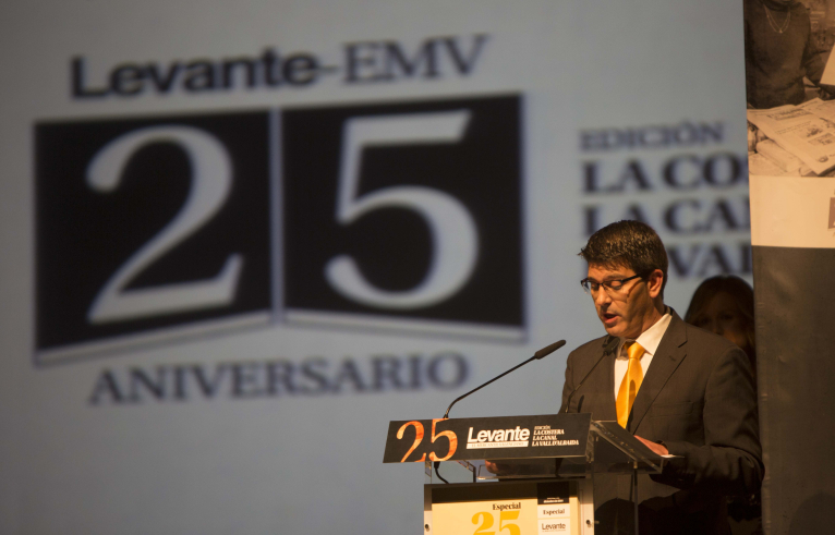Jorge Rodríguez acompanya la delegació de ‘Levante-EMV’ de la Costera, la Canal de Navarrés i la Vall d'Albaida en el seu 25é aniversari