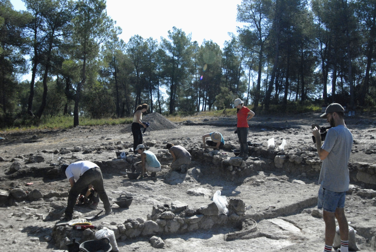 El Servei d’Investigació Prehistòrica i el Museu de Prehistòria finalitzen els treballs d’excavació a diferents jaciments