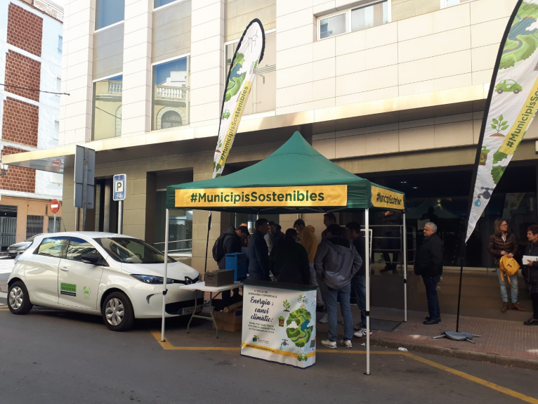 Utiel acull una jornada mediambiental de la Diputació sobre mobilitat elèctrica, eficiència energètica i autoconsum