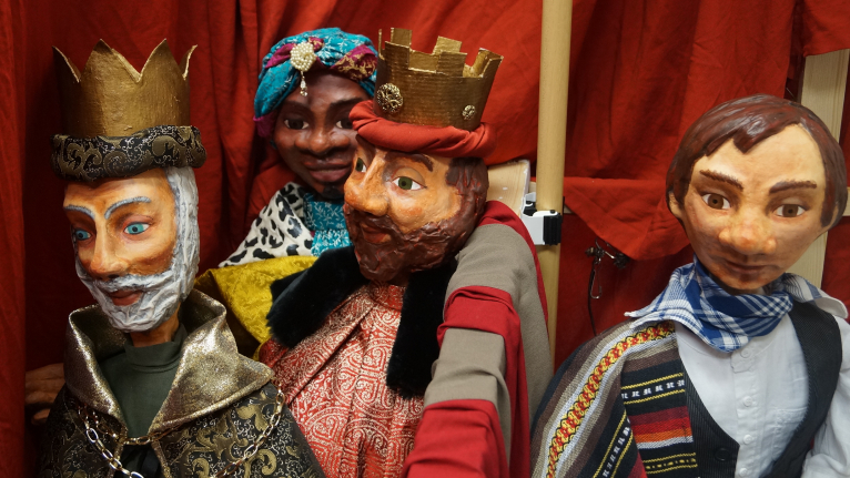Vuelve el “Retaule de Nadal” al Escalante con nuevos personajes y temas actuales