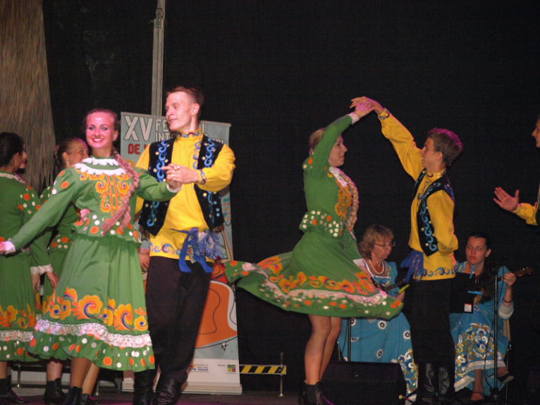 El folklore de Rússia arriba a Utiel