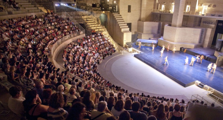 Maria Josep Amigó participa en la presentación del XXXIV Festival Sagunt a Escena